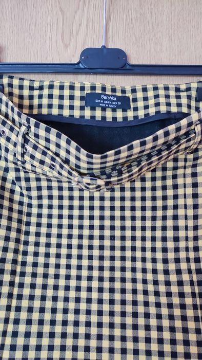 Costum carouri BERSHKA mărimea S-M