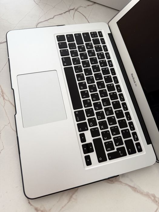 MacBook Air (Core i5)