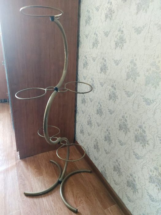 Подставка для цветв