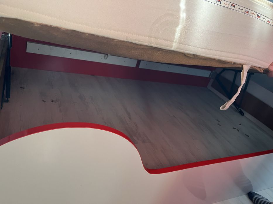 Легло с матрак и механизъм с място за багаж 120/190см.