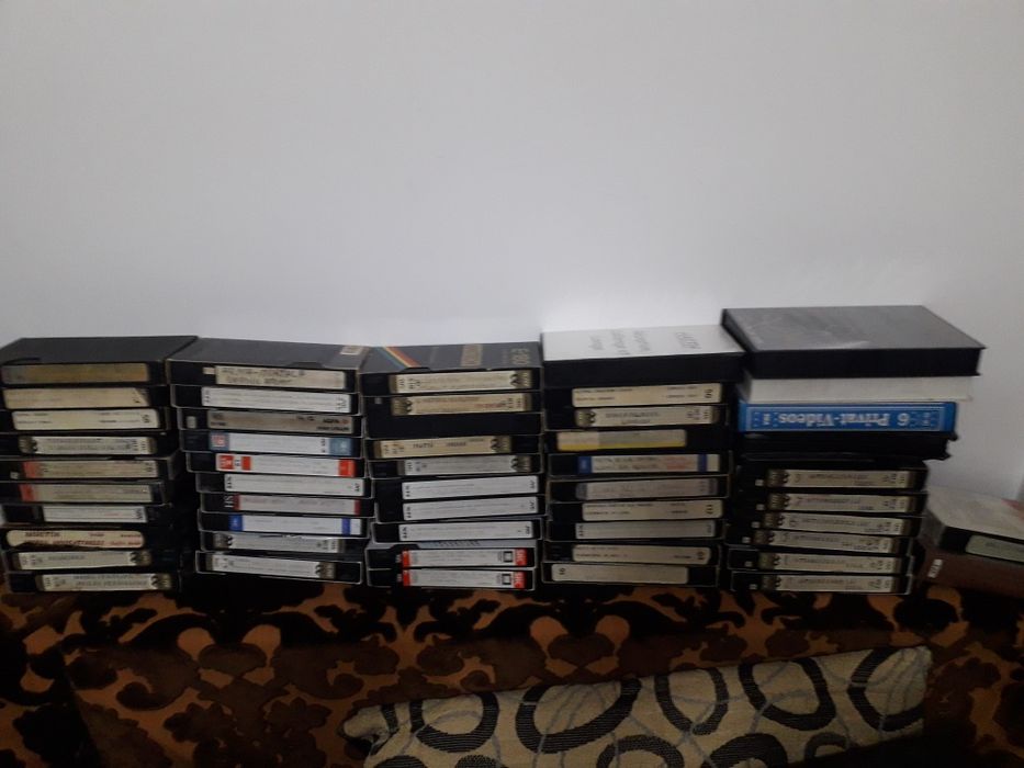 52 casete video cu filme traduse cu voce