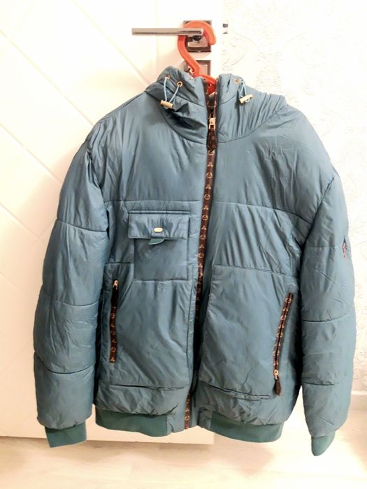 Зимняя куртка в отличном состоянии