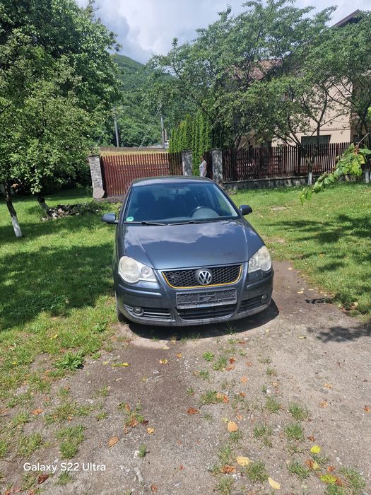 VOLKSWAGEN Polo