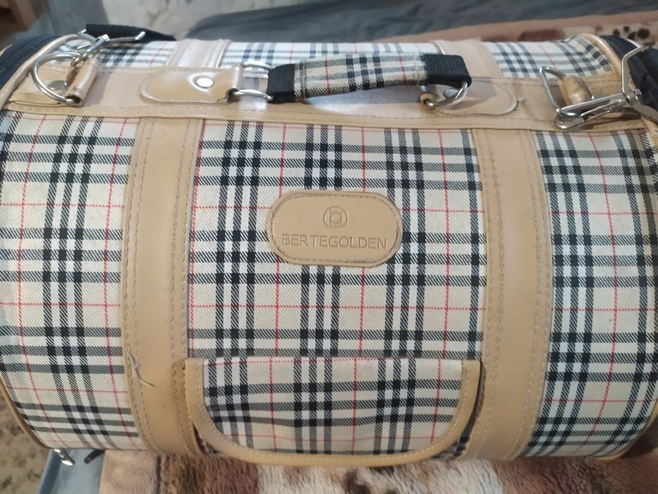 Переноска для кошек и маленьких собачек