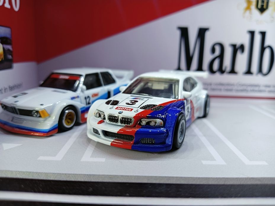 Bmw 1:64 модельки
