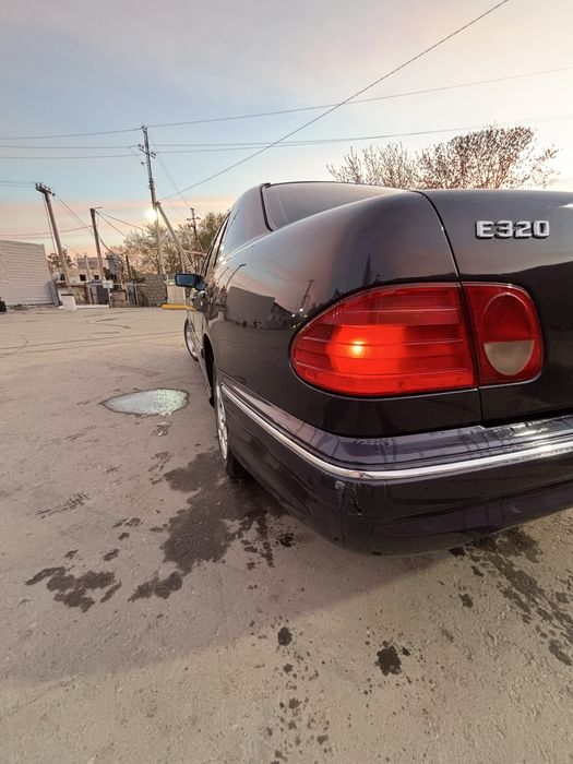 Продам мерса 210