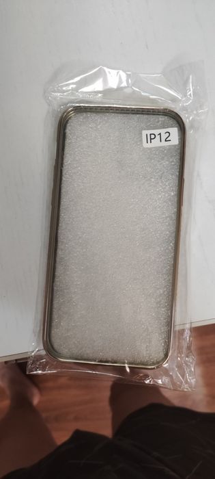 Продается чехол на айфон 12 ,iphon 12