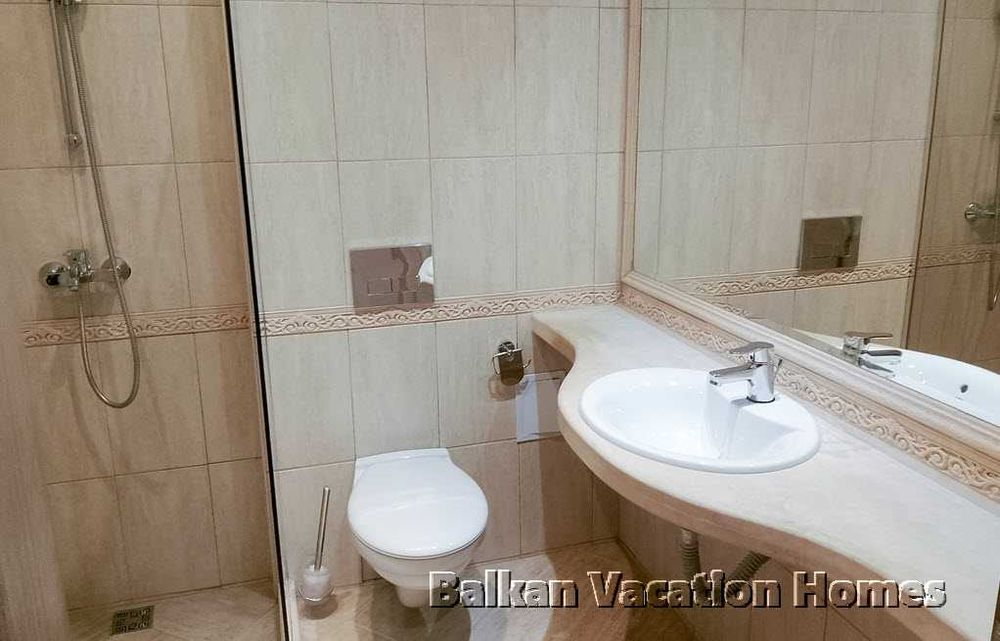 Продава се Тристаен апартамент в с. Аспарухово, Област Варна - 92 кв.м за 909 €/кв.м - Снимка #15