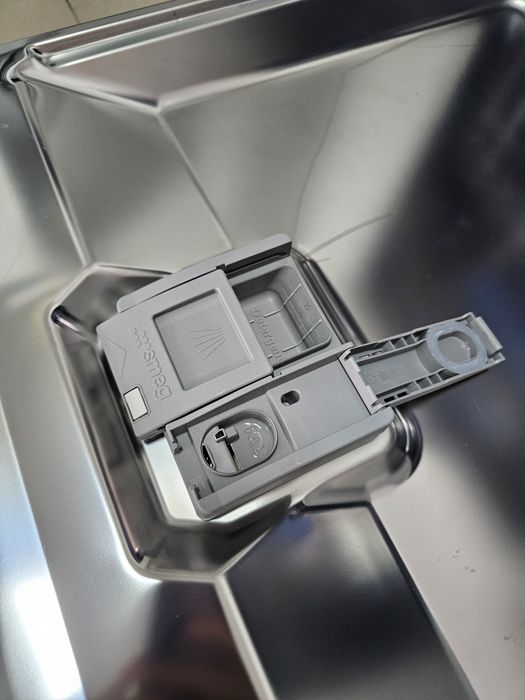 Съдомиялна за пълно вграждане SMEG