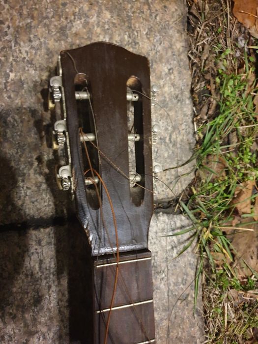 Chitara Reghin defectă pt decor
