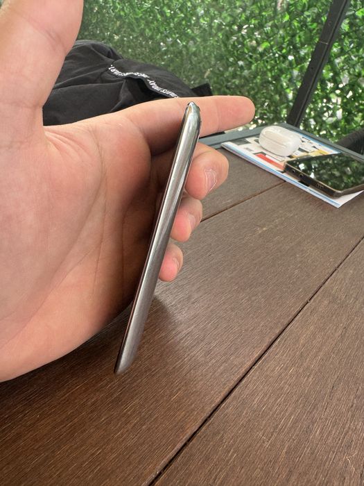 Ipod 3g touch очень старый айфон почти из самых первых