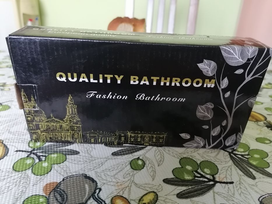 Поставка за тоалетна хартия