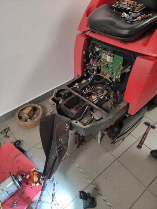 Reparații mașini de curățenie Hako,Nilfisk,Viper, Tennant