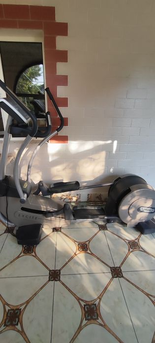 Эллиптический тренажёр профессиональный