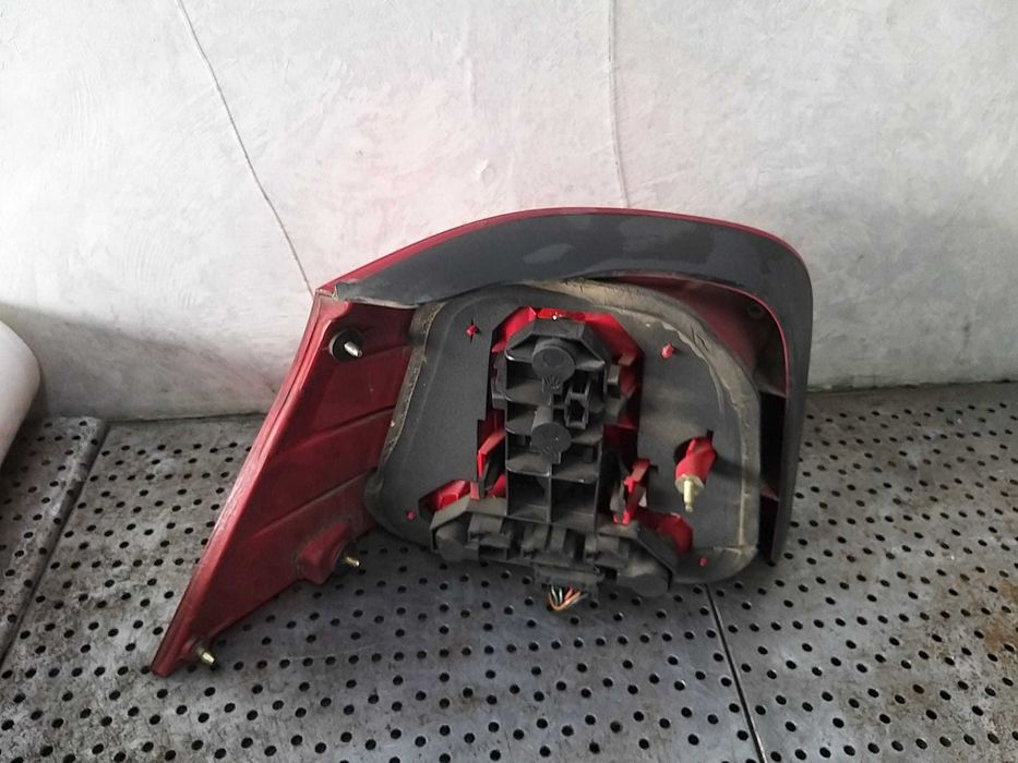 Stop tripla lampa dreapta vw golf 4 1j scurt 1j6945257