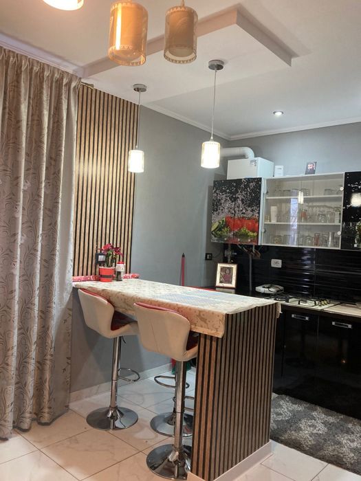 Vând casa tecuci satul nou