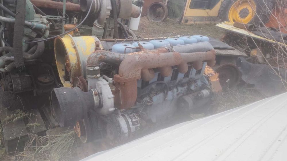 Vand 2 motoare excavator