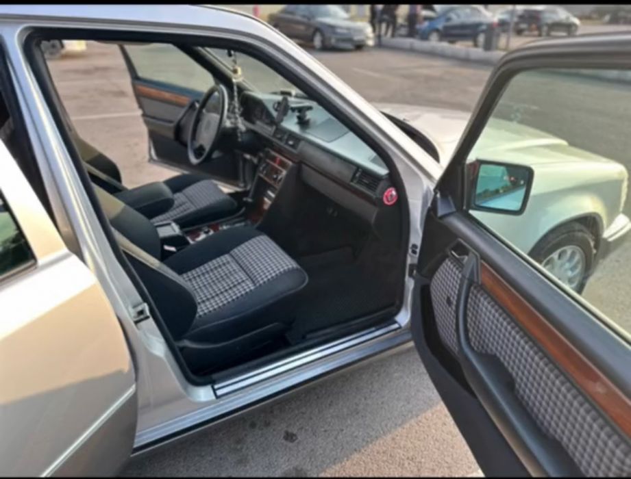 Продам автомобиль мерседес w124