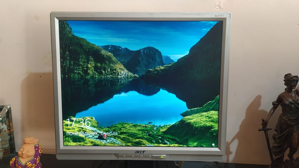 Продам мониторы 19 и 17 дюйм LG HP Acer