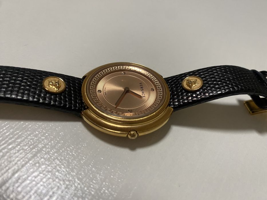 Наручные часы Версаче