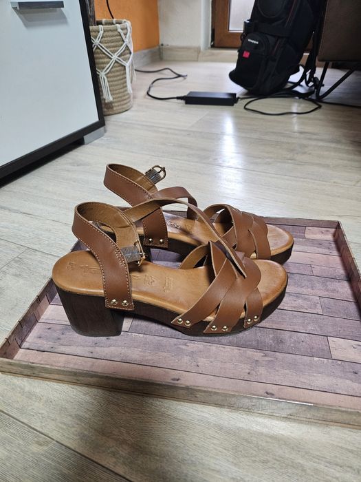 Дамски сандали 39