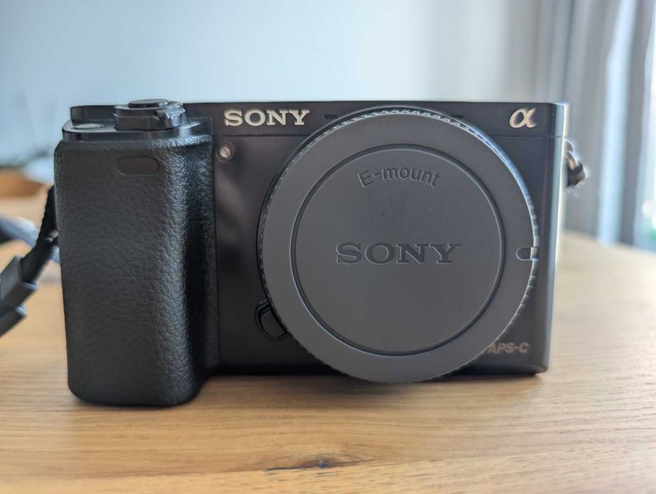 Sony A6000 с обектив E PZ 18-105 F4 G OSS