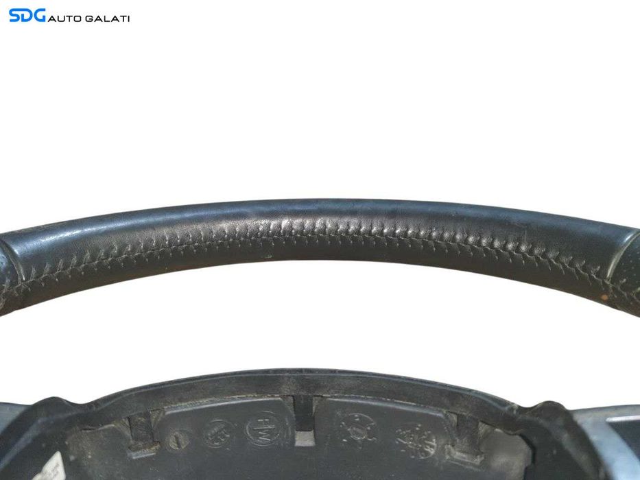 Volan Piele 3 Spite cu Comenzi Audi Q5 8R 2008 - 2012 Cod 8R0419091F ( Zgârieturi pe Piele și Uzura Generală, Vizibile în Imagini ) [N2356]