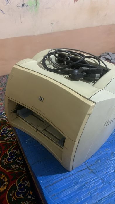 hp 1000 series Sotiladi