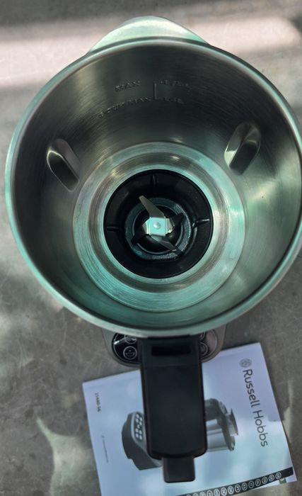 Блендер за супи с нагревател Russell Hobbs