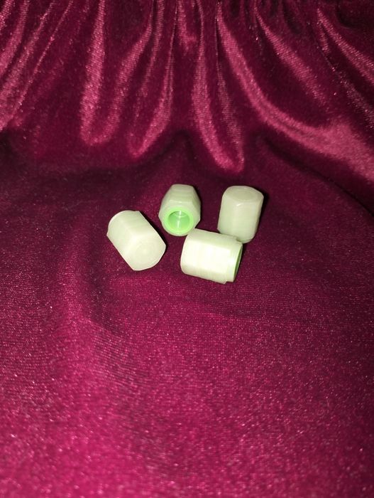 Capacele fosforescente ventil roti