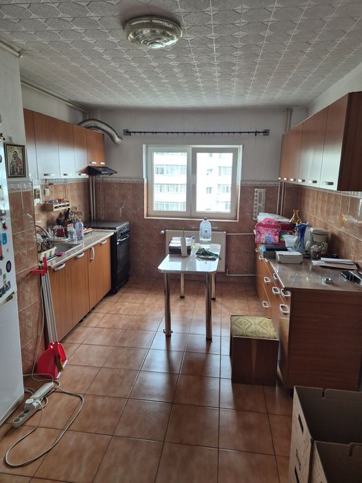 Apartament 2 camere de închiriat Pantelimon nr.126, vis-a-vis Biserica Capra
