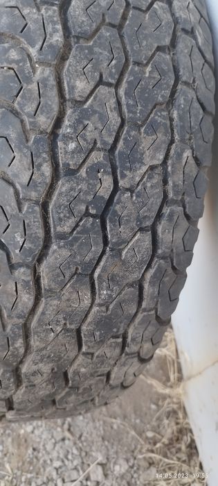 Продам резину размер R15. 255/70