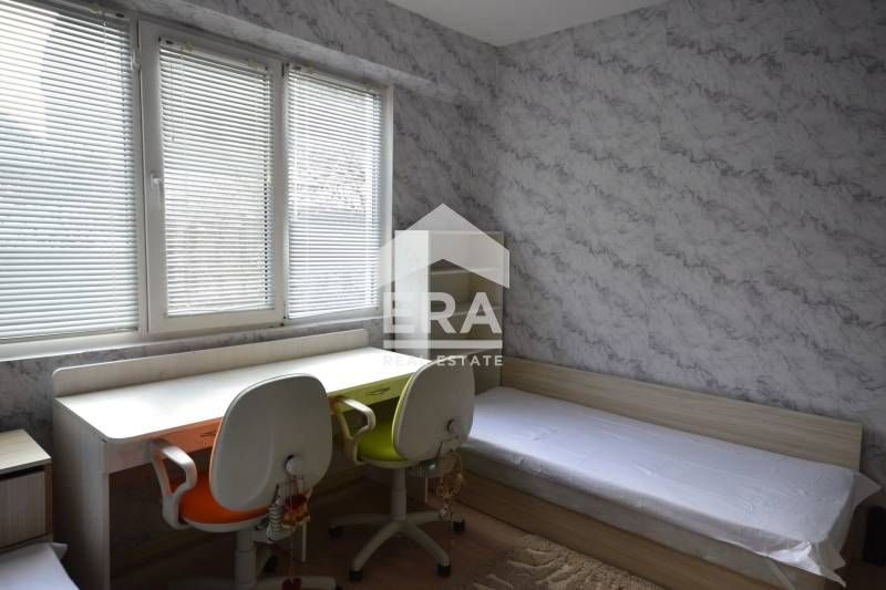 Дава се под наем Тристаен апартамент в Хасково, Куба - 75 кв.м за 331.5 € - Снимка #4