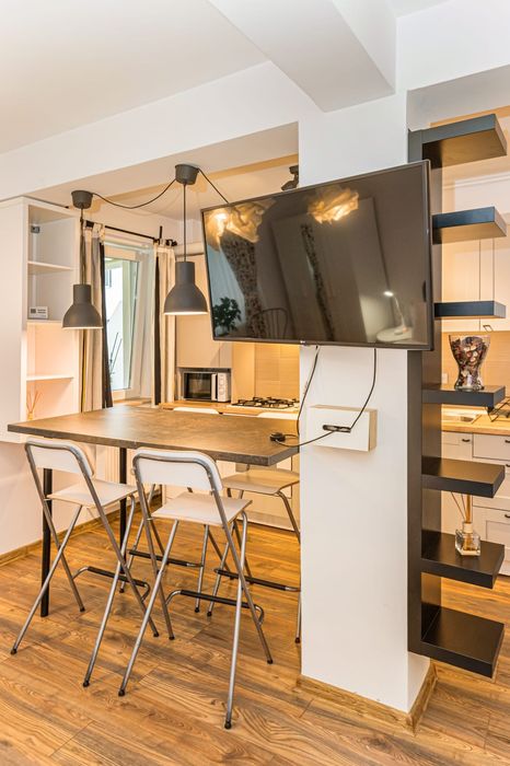 Cazare regim hotelier Brașov, cartierul Tractorul lângă Coresi.