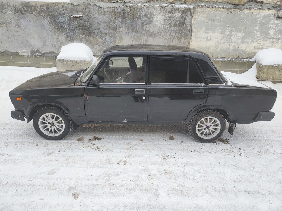 Продам машину ваз 2105