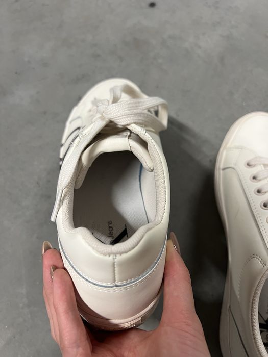 Чисто нови кецове