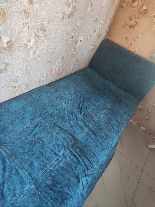 продам б/у диван