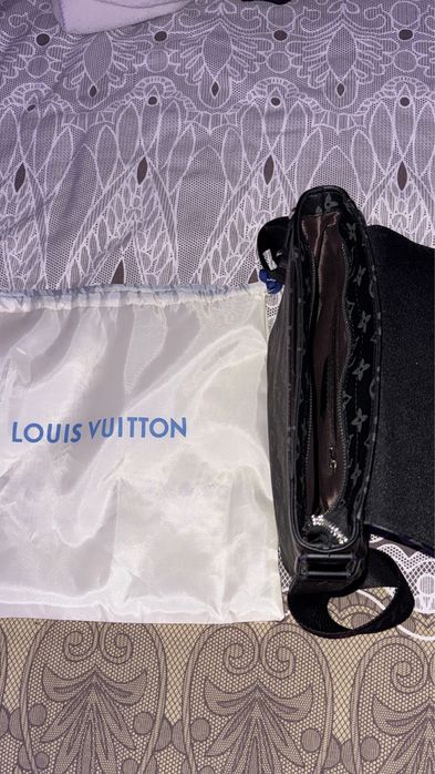 Louis vuitton чанта