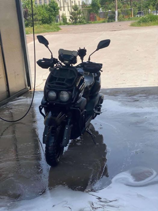 TANK skuter sotiladi srochni