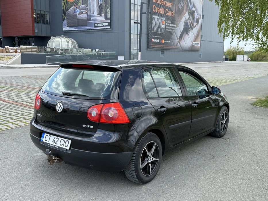 Volkswagen Golf 5•2005•1.6i•6+1 trepte•1999euro