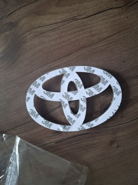 Значок Ipsum и Toyota