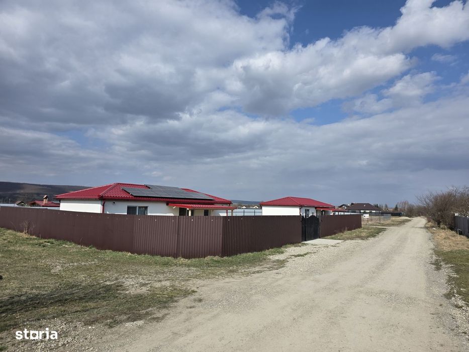 Casa + Teren 416mp Podu Oltului Harman Brasov