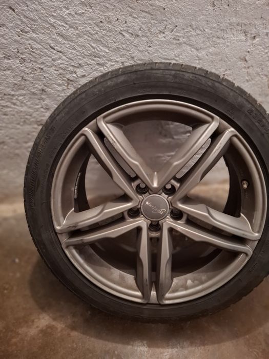 Джанти с гуми 235 /45/18  Ауди А6