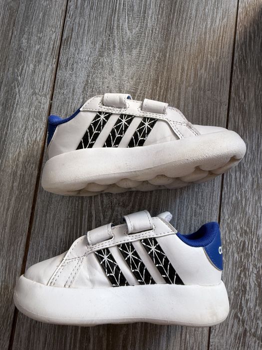 Маратонки Adidas+подарък ботуши К&К