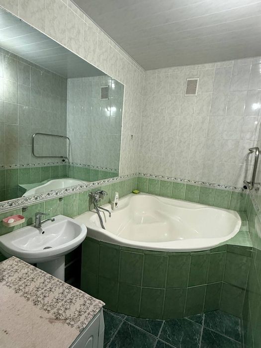 Продам 3/8/9 Максим Горький, Буз базар