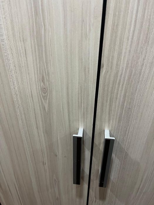 Продам прихожую  хорошую