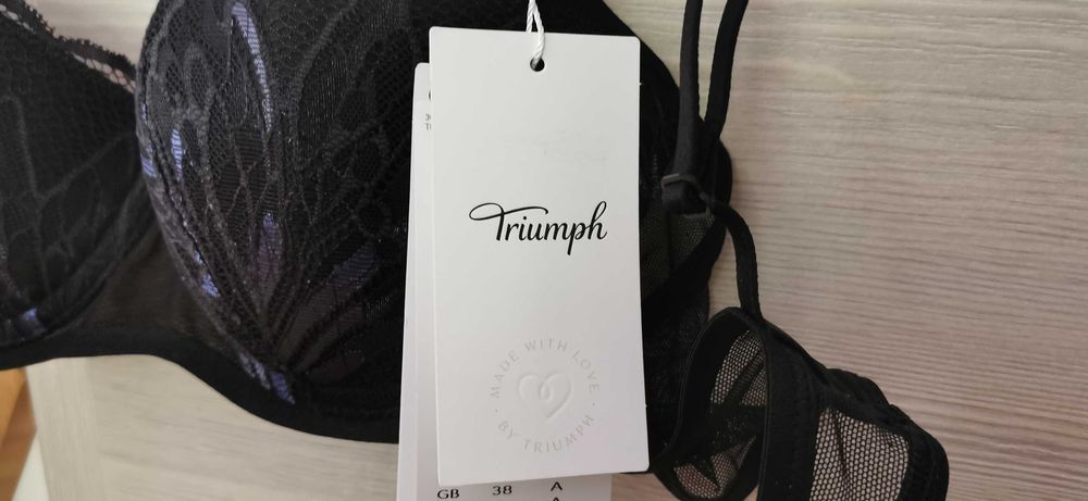 Vând sutien Triumph