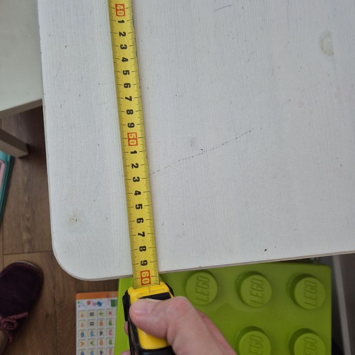 Детско бюро и столче