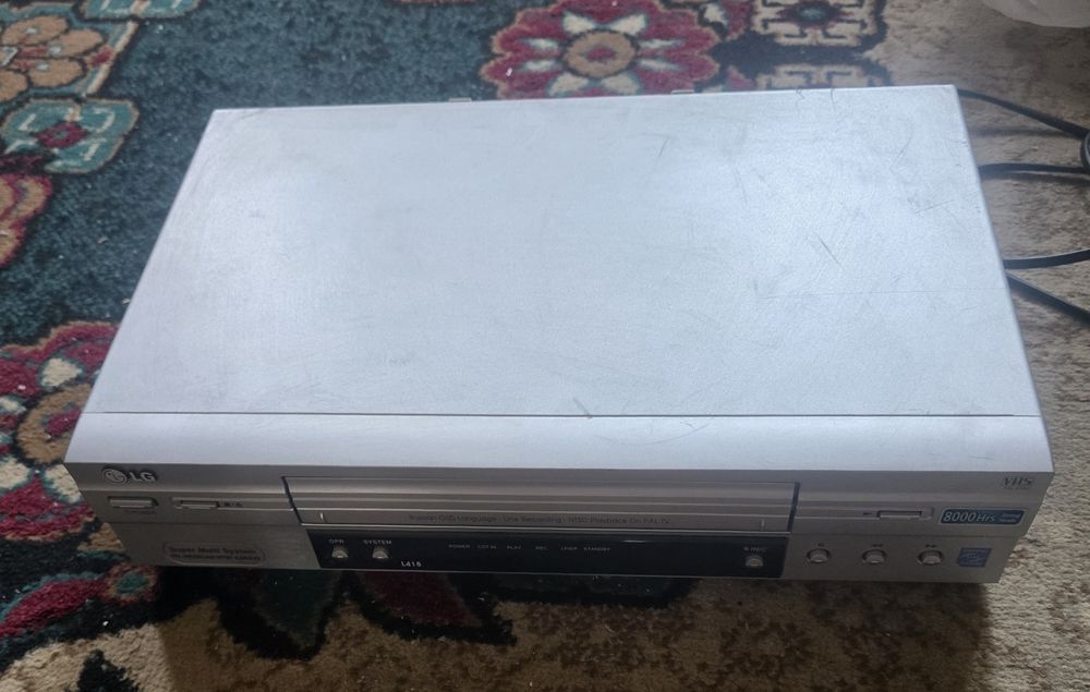 Видео магнитофон LG L418 (VHS)