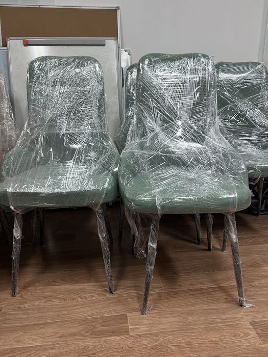 Стулья для гостинной, кафе и тд